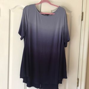 Women’s plus size tunic style top. Size 22/24
